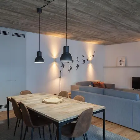 Feels Like Intendente Cozy Industrial Flat